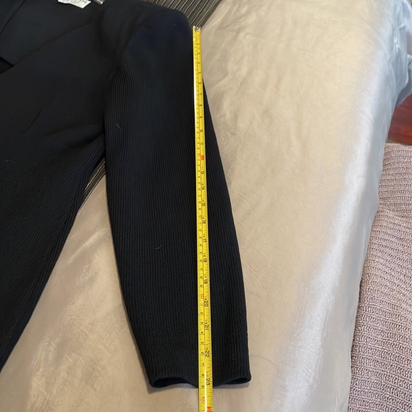 St. John Black Knit Jacket/ Sweater. Size 6. - Picture 10 of 10